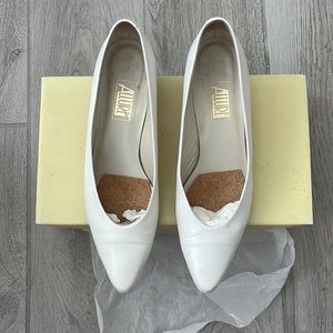 Allure white relish Adobe Boston Nappa size women’s 8 heels.